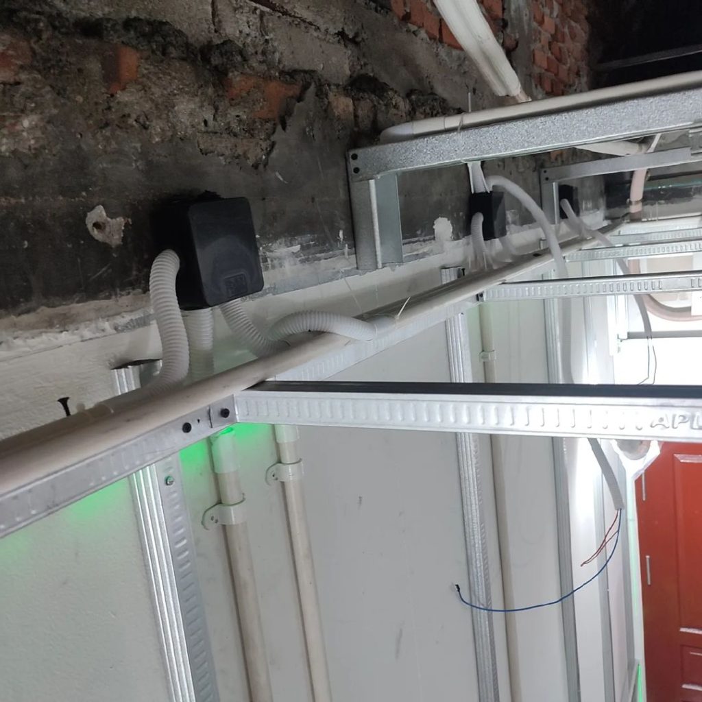 Instalasi AC, Lampu LED, Lampu Hias, Listrik, & Plafond PVC @ Pegadungan, Kalideres, Jakarta Barat, DKI Jakarta
