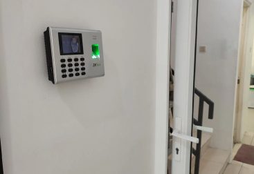 Instalasi Mesin Absensi & Access Door @ Duta Indah Alpha, Kalideres, Jakarta Barat, DKI Jakarta
