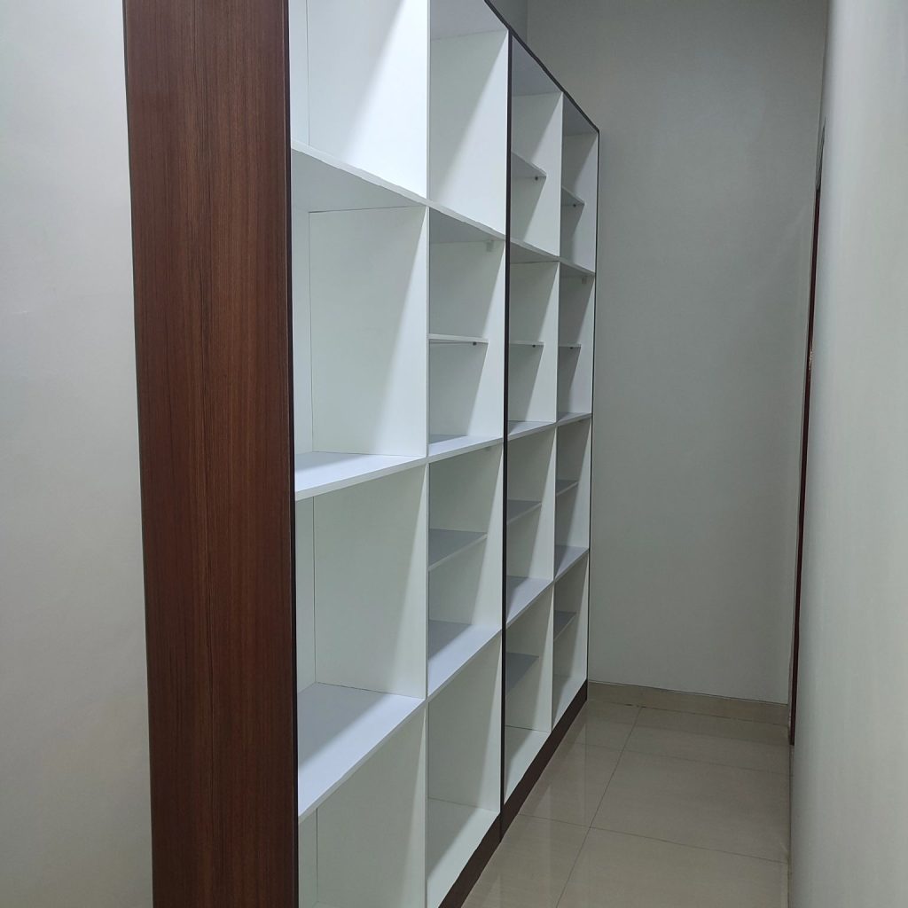 Pekerjaan Interior Custom Kamar Tidur @ Pegadungan, Kalideres, Jakarta Barat, DKI Jakarta - 3 - Lemari Buku - Rak Susun
