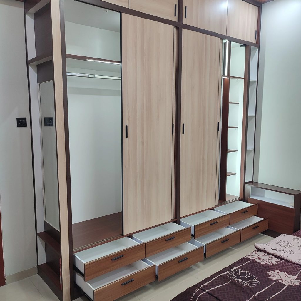 Pekerjaan Interior Custom Kamar Tidur @ Pegadungan, Kalideres, Jakarta Barat, DKI Jakarta - 5 Lemari Pakaian Pintu Sliding
