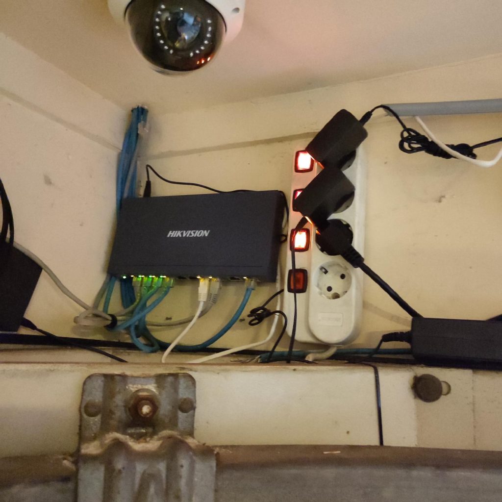 Instalasi IP PTZ CCTV, Outdoor Access Point, & Networking @ Sunrise Garden, Kebon Jeruk, Jakarta Barat, DKI Jakarta